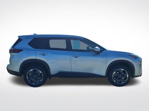 Used 2025 Nissan Rogue SV FWD image 9