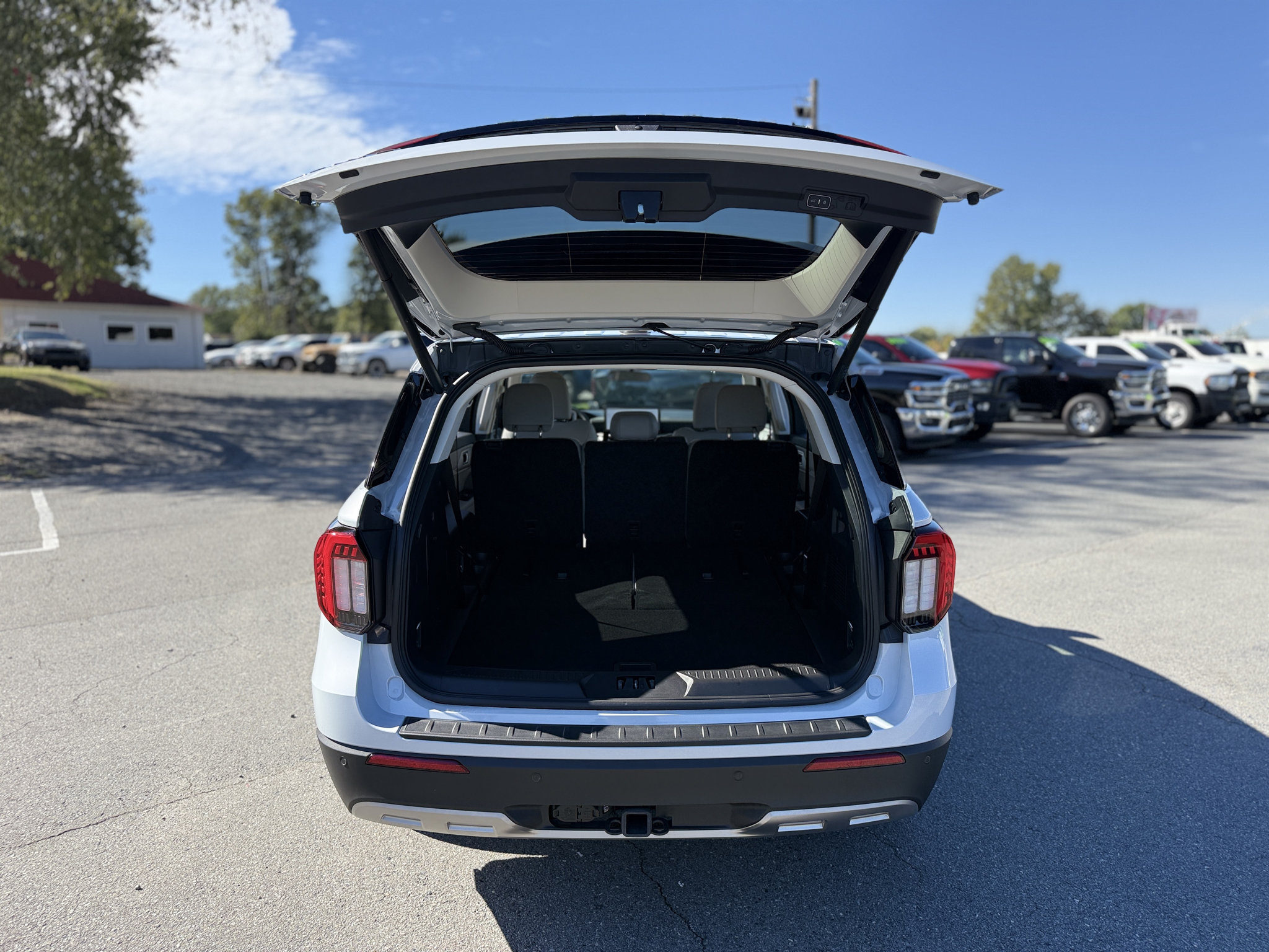 Used 2026 Ford Explorer Active w/ Active Comfort Package RWD image 19