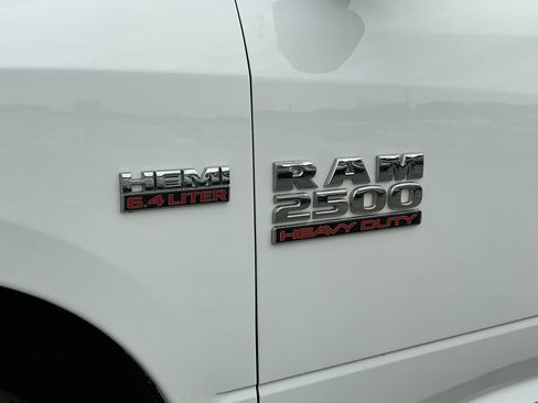 Used 2018 RAM 2500 Tradesman w/ Chrome Appearance Group AWD/4WD image 35