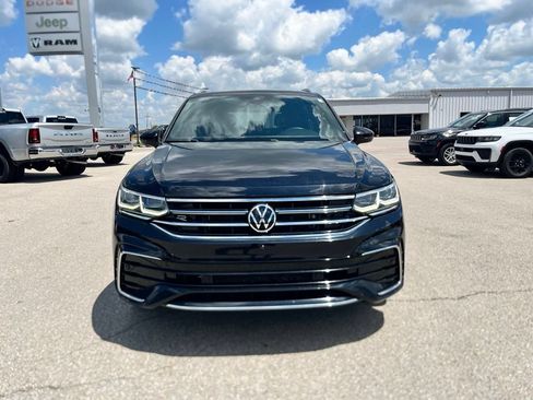 Used 2022 Volkswagen Tiguan SEL R-Line AWD/4WD image 2