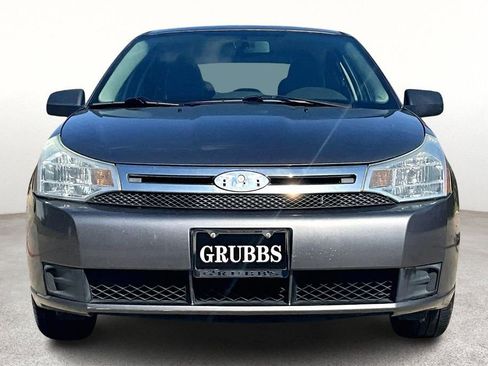 Used 2010 Ford Focus SE image 6