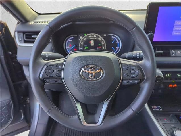Used 2024 Toyota RAV4 XSE AWD/4WD image 17