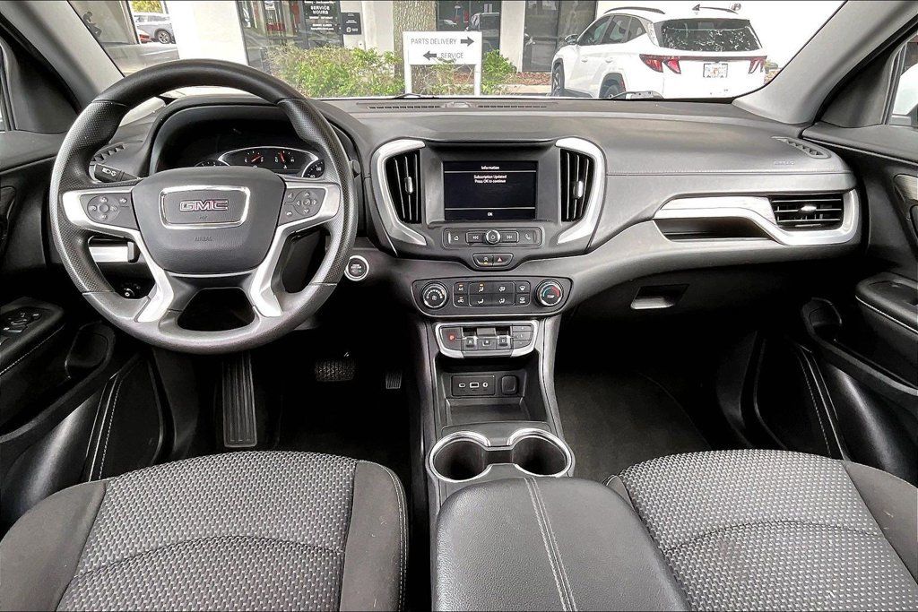 Used 2024 GMC Terrain SLE AWD/4WD image 7