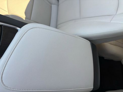 Used 2023 Buick Enclave Essence image 26