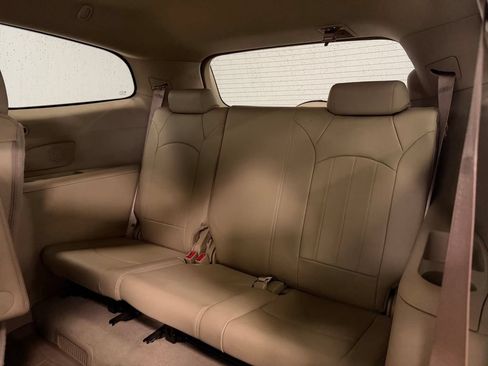 Used 2011 Buick Enclave CXL FWD image 21