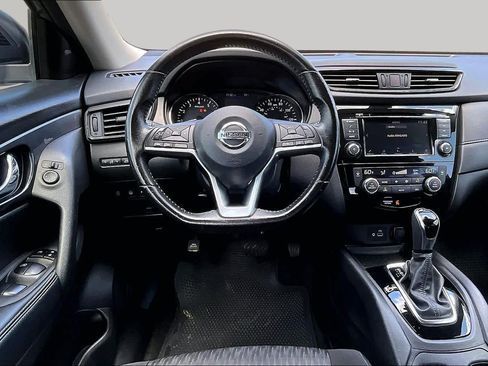 Used 2020 Nissan Rogue SV FWD image 8