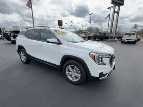 Certified 2023 GMC Terrain SLE w/ Driver Convenience Package FWD image 2