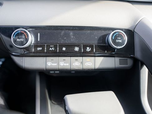 New 2025 Hyundai Elantra Sport image 27