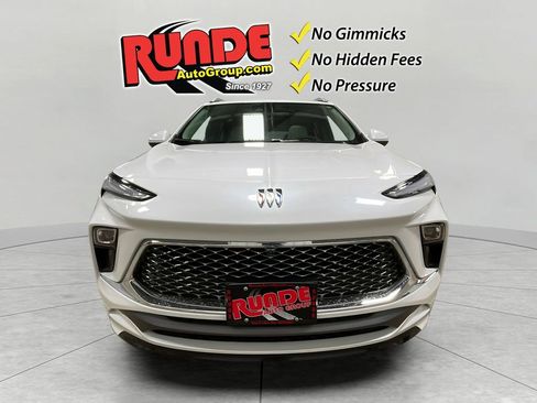 Used 2024 Buick Encore GX Avenir w/ Avenir Technology Package image 9