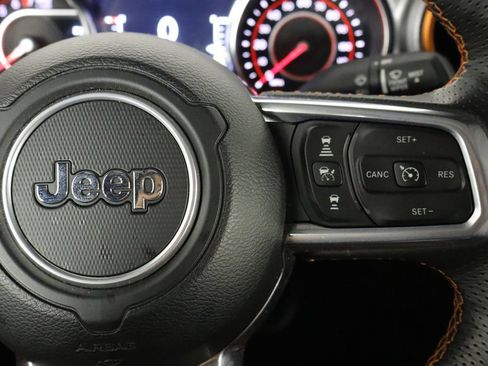 Used 2021 Jeep Gladiator Mojave AWD/4WD image 10
