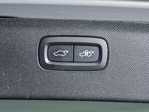 Certified 2023 Volvo XC90 B6 Ultimate w/ Protection Package Premier AWD/4WD image 32