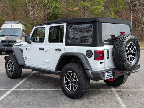 Used 2024 Jeep Wrangler Rubicon image 7