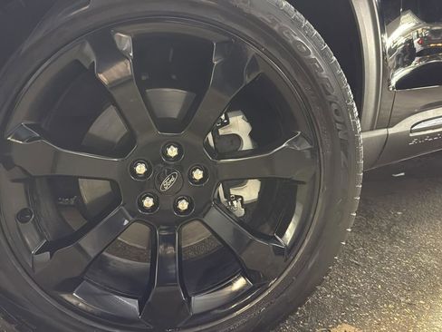 Used 2023 Ford Explorer ST-Line w/ Class IV Trailer Tow Package image 9