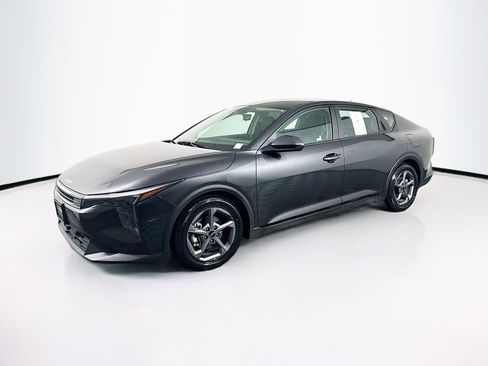 Used 2025 Kia K4 LXS image 3