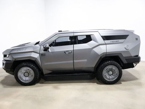 Used 2023 Cadillac Escalade Premium Luxury image 16