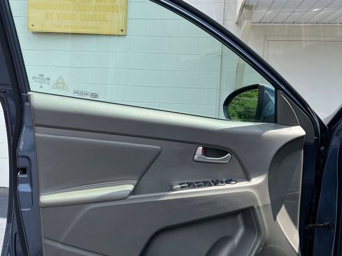 Used 2011 Kia Sportage LX w/ Convenience Pkg image 11