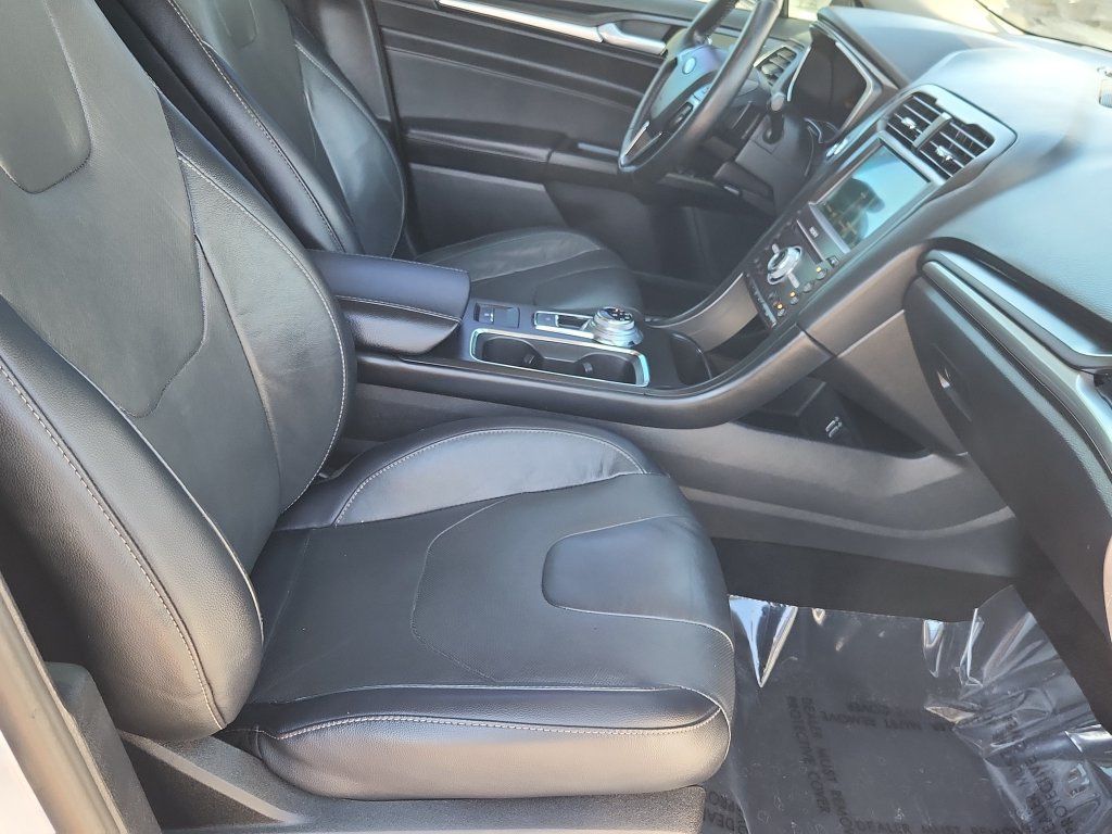 Used 2019 Ford Fusion Titanium FWD image 14