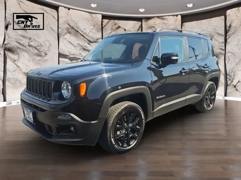 Used 2018 Jeep Renegade Altitude w/ UConnect 8.4 Nav Group AWD/4WD image 1