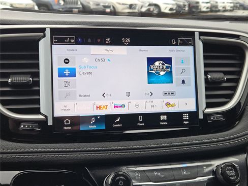 New 2026 Chrysler Pacifica Select image 27