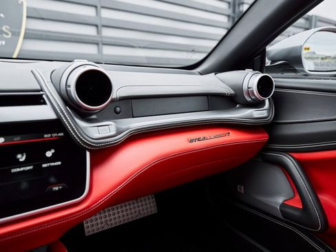 Used 2020 Ferrari GTC4Lusso T image 78