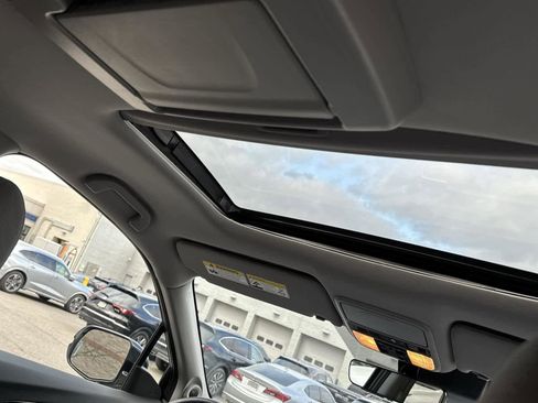 Used 2022 Honda Pilot Touring image 16