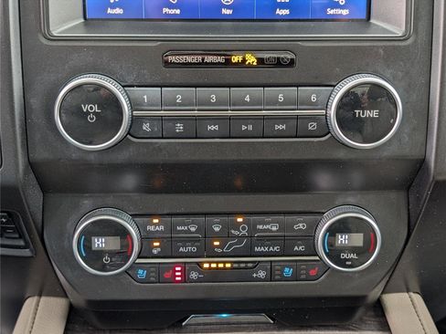 Used 2021 Ford Expedition Limited image 30