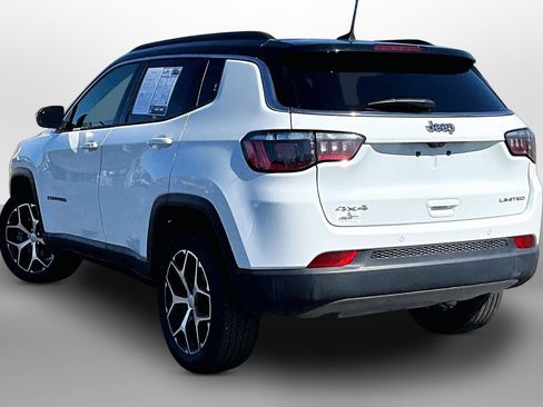 Used 2024 Jeep Compass Limited AWD/4WD image 10