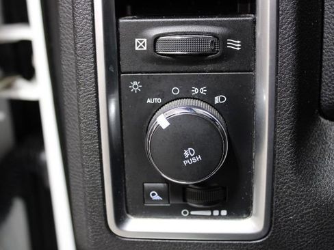 Used 2016 RAM 2500 Limited image 33