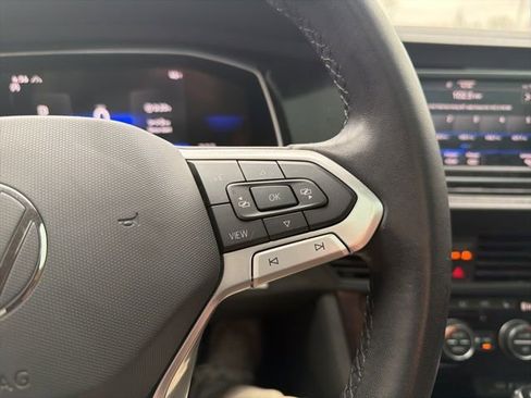 Used 2024 Volkswagen Jetta SE image 38