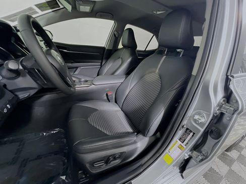 Used 2024 Toyota Camry SE image 15