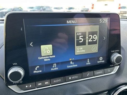 Used 2024 Nissan Sentra SV image 23