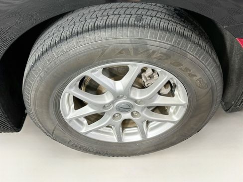 Used 2024 Chrysler Pacifica Touring-L FWD image 11