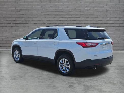 Used 2021 Chevrolet Traverse LT FWD image 3