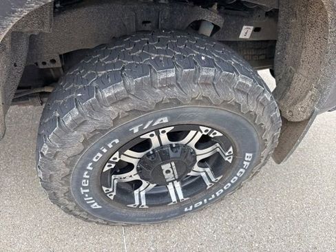 Used 2021 Toyota Tacoma TRD Off-Road w/ Technology Package AWD/4WD image 4