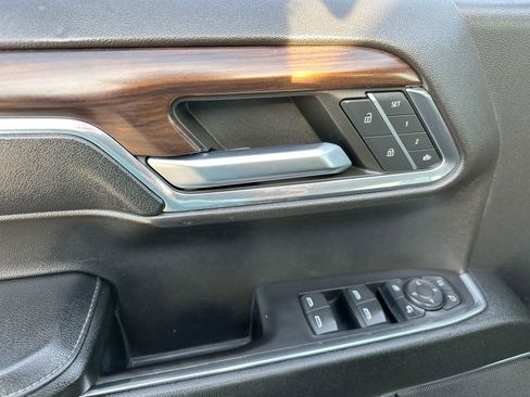 Used 2024 GMC Sierra 1500 SLT image 13