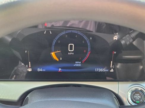 Certified 2025 Chevrolet Trax LT FWD image 19