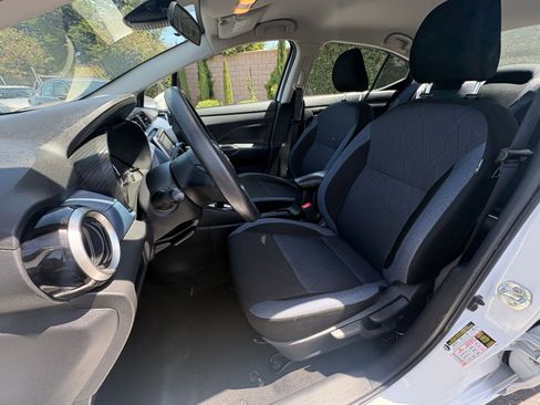 Used 2025 Nissan Versa SV FWD image 34