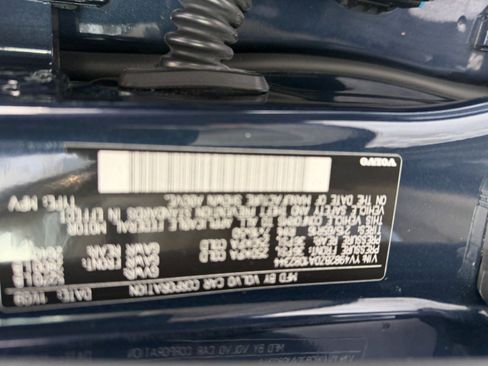 Used 2010 Volvo XC70 3.2 image 12