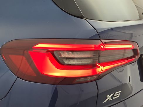 Used 2023 BMW X5 xDrive40i w/ Premium Package image 35