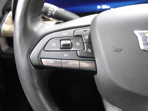 Used 2024 Cadillac XT4 Luxury w/ Cold Weather Package image 10