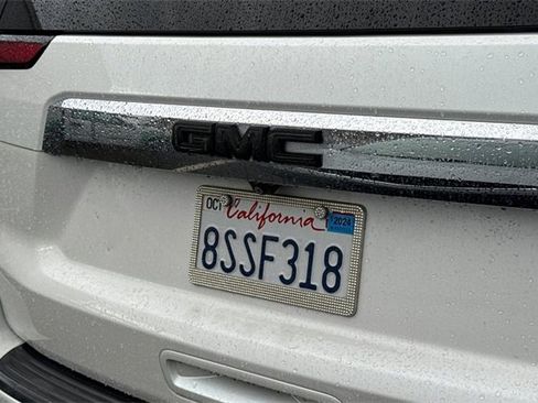 Used 2021 GMC Yukon SLT w/ SLT Luxury Plus Package image 6