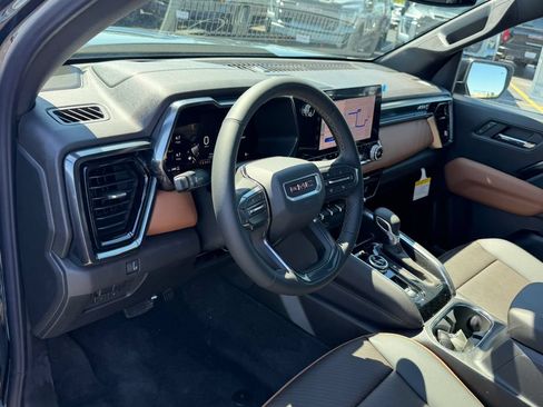 New 2026 GMC Canyon AT4 w/ Technology Plus Package AWD/4WD image 23