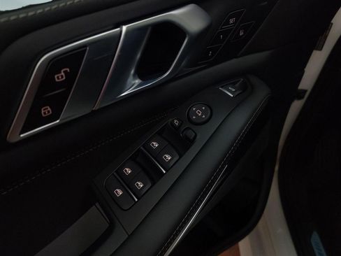 Used 2026 BMW X5 xDrive40i w/ M Sport Package image 12