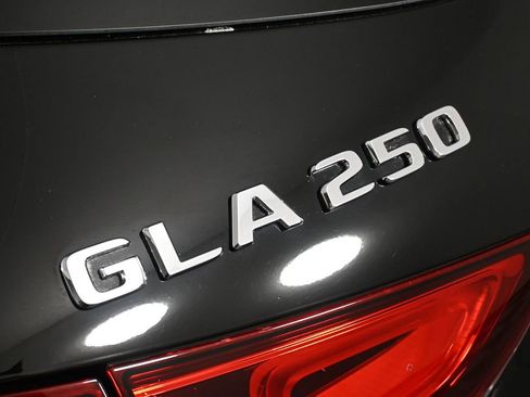 Certified 2023 Mercedes-Benz GLA 250 w/ AMG Line Exterior image 27