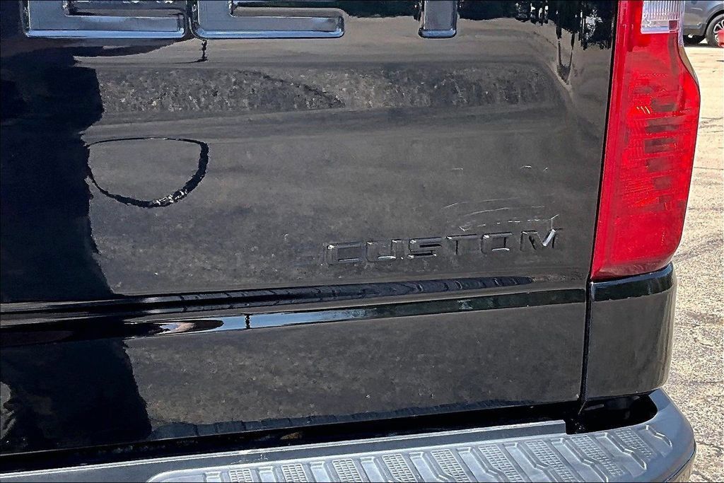 Used 2023 Chevrolet Silverado 1500 Custom Trail Boss w/ LPO, Dark Essentials Package AWD/4WD image 26