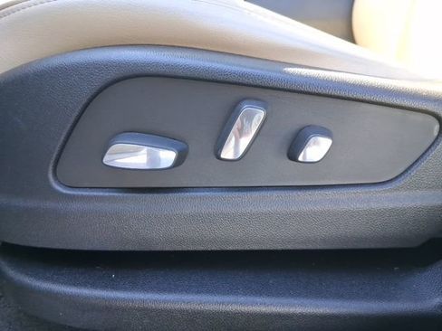 Used 2018 Cadillac XT5 Luxury w/ Driver Awareness Package image 14