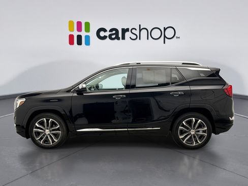 Used 2020 GMC Terrain Denali w/ Denali Premium Package FWD image 2