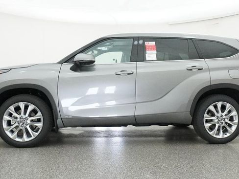 New 2026 Toyota Highlander Limited AWD/4WD image 4