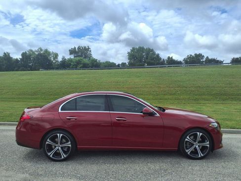 Used 2025 Mercedes-Benz C 300 Sedan image 4