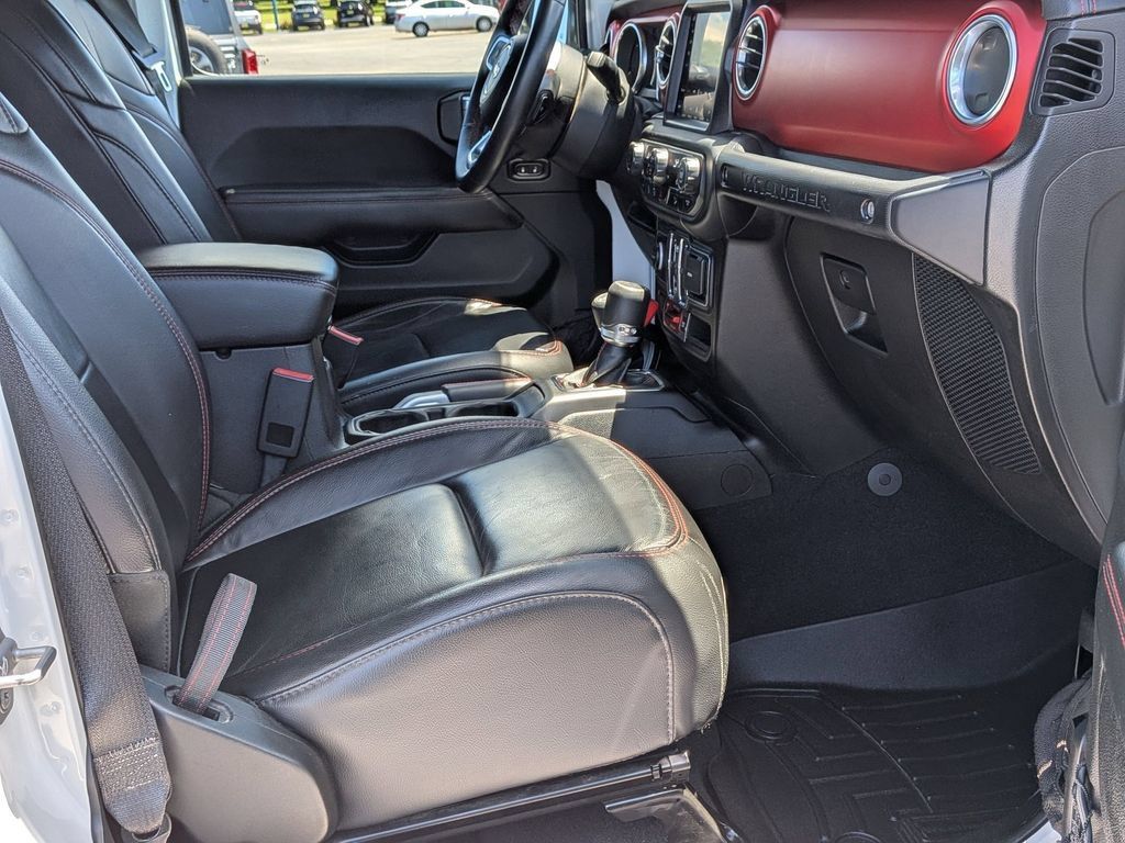 Used 2018 Jeep Wrangler Unlimited Rubicon AWD/4WD image 27